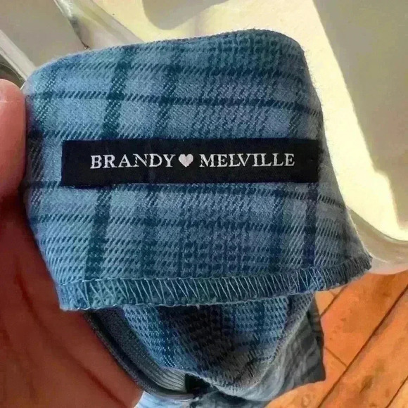 Brandy Melville Cara mini skirt barely worn in perfect condition one size - Picture 4 of 4